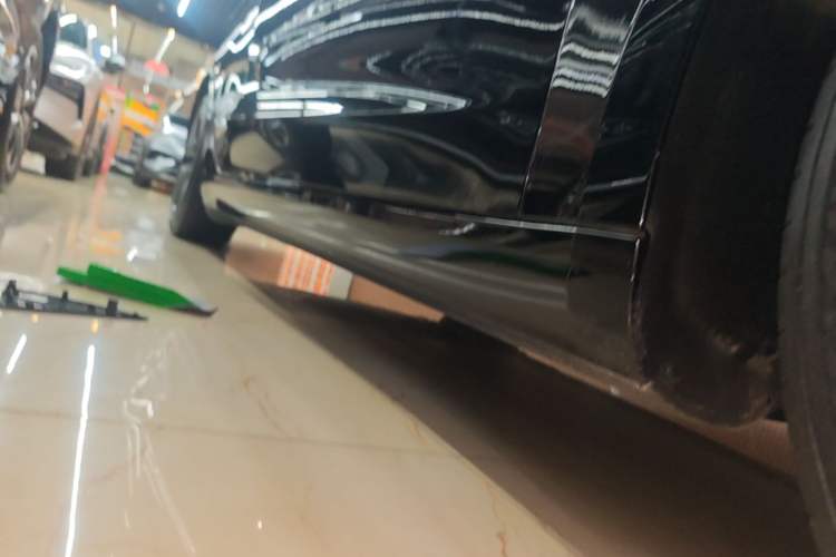 Used Tesla Model 3 2020 Revised Version Standard Range Rear-Wheel Drive – Upgraded Edition Right Side Sill