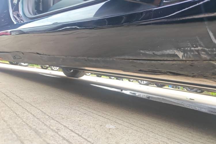 Used Tesla Model 3 2020 Standard Range Rear-Wheel Drive Upgraded Version Right Side Sill