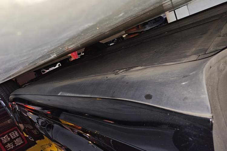 Used Tesla Model 3 2020 Revised Version Standard Range Rear-Wheel Drive – Upgraded Edition Right Side Sill