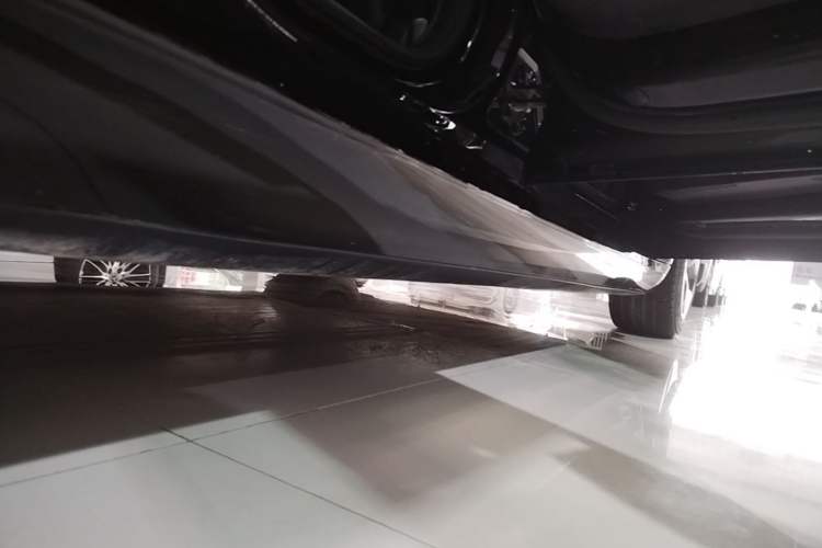 Used Tesla Model 3 2020 Standard Range Rear-Wheel Drive Upgraded Version Right Side Sill