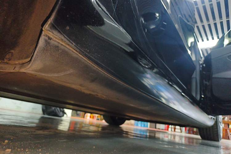 Used Tesla Model 3 2020 Refreshed Version Long-Range Rear-Wheel Drive Right Side Sill