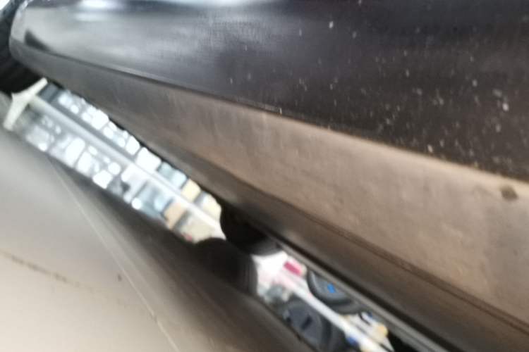 Used Tesla Model 3 2020 Long-Range Rear-Wheel-Drive Version Right Side Sill
