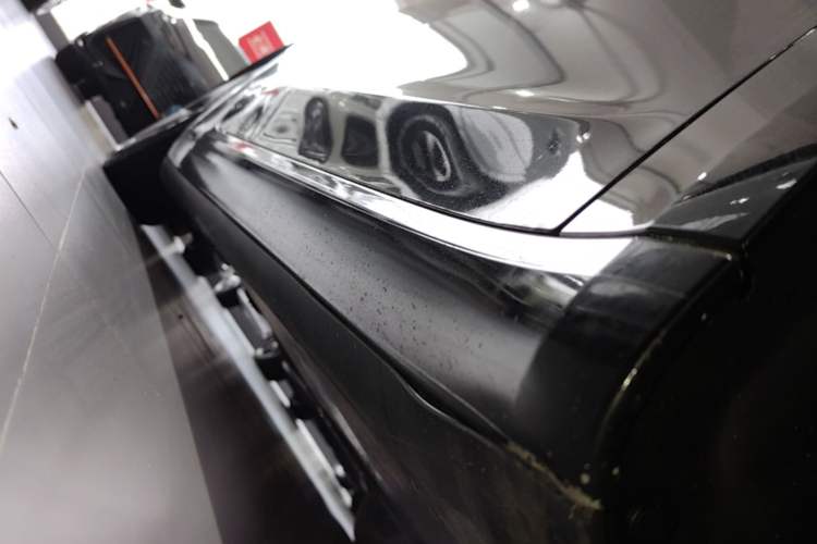Used Tesla Model 3 2020 Revised Version Standard Range Rear-Wheel Drive – Upgraded Edition Right Side Sill