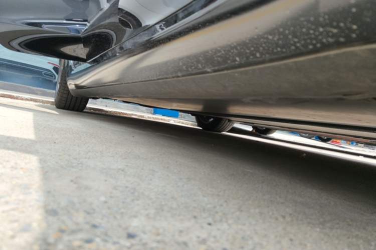 Used Tesla Model 3 2020 Refreshed Version Long-Range Rear-Wheel Drive Right Side Sill