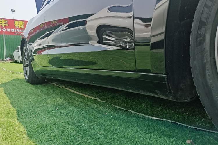 Used Tesla Model 3 2020 Standard Range Rear-Wheel Drive Upgraded Version Right Side Sill