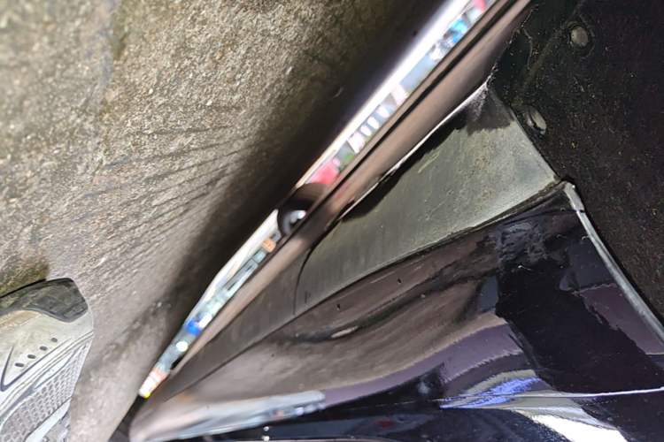 Used Tesla Model 3 2020 Long-Range Rear-Wheel-Drive Version Right Side Sill