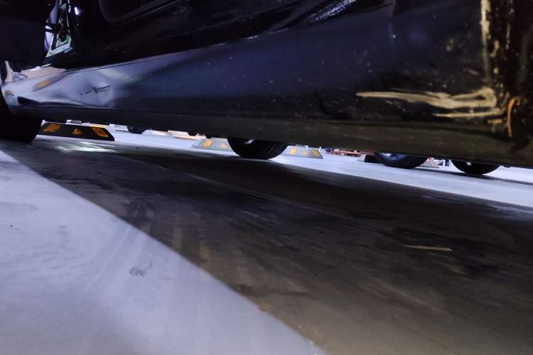 Used Tesla Model 3 2020 Standard Range Rear-Wheel Drive Upgraded Version Right Side Sill