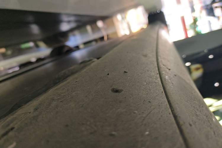 Used Tesla Model 3 2020 Revised Version Standard Range Rear-Wheel Drive – Upgraded Edition Right Side Sill