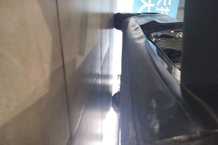 Used Tesla Model 3 2020 Refreshed Version Long-Range Rear-Wheel Drive Right Side Sill
