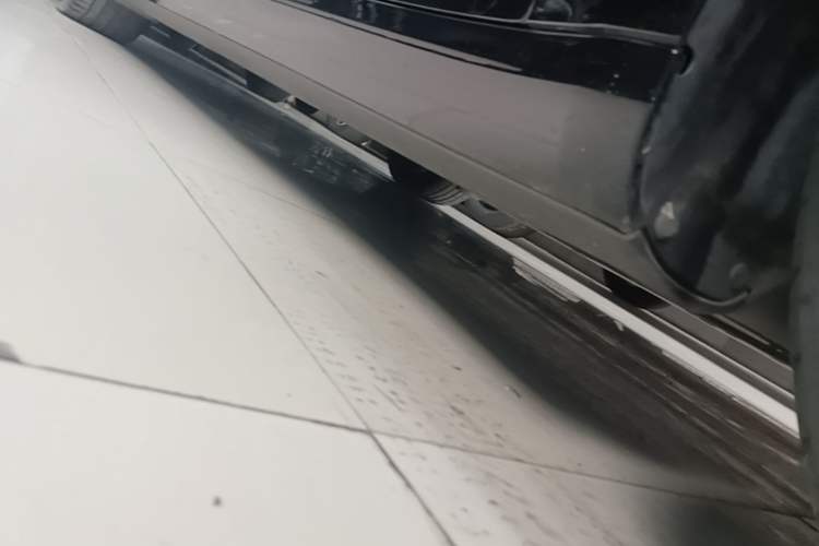 Used Tesla Model 3 2020 Refreshed Version Long-Range Rear-Wheel Drive Right Side Sill