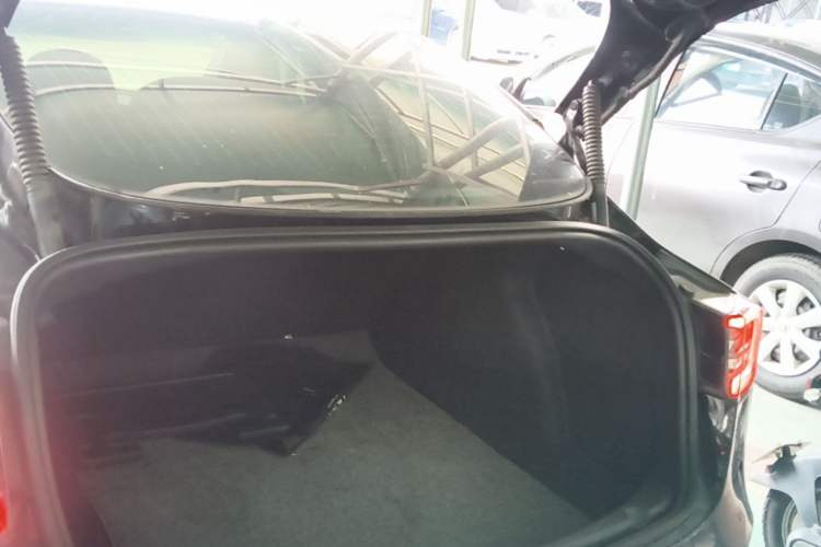Used Tesla Model 3 2020 Long-Range Rear-Wheel-Drive Version Trunk