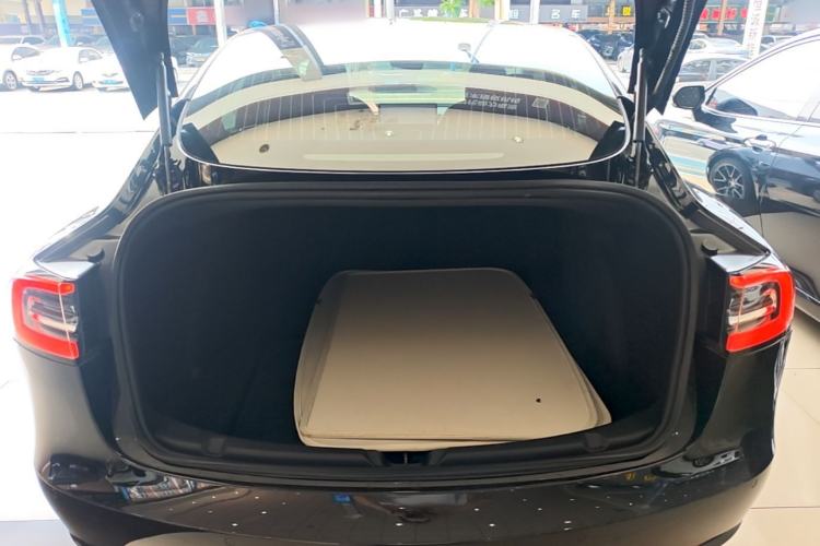Used Tesla Model 3 2020 Long-Range Rear-Wheel-Drive Version Trunk
