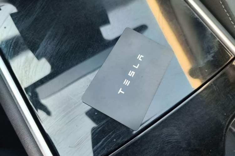 Used Tesla Model 3 2020 Revised Version Standard Range Rear-Wheel Drive – Upgraded Edition Vehicle Key