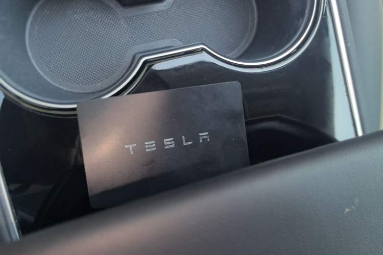 Used Tesla Model 3 2020 Revised Version Standard Range Rear-Wheel Drive – Upgraded Edition Vehicle Key