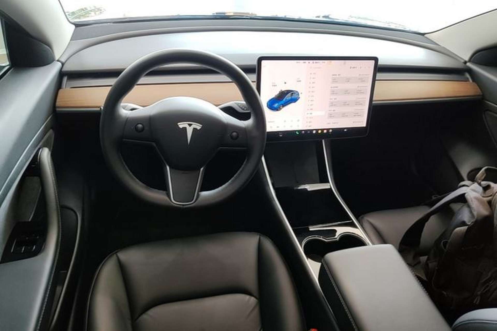Used Tesla Model 3 2020 Revised Version Standard Range Rear-Wheel Drive – Upgraded Edition Center Console