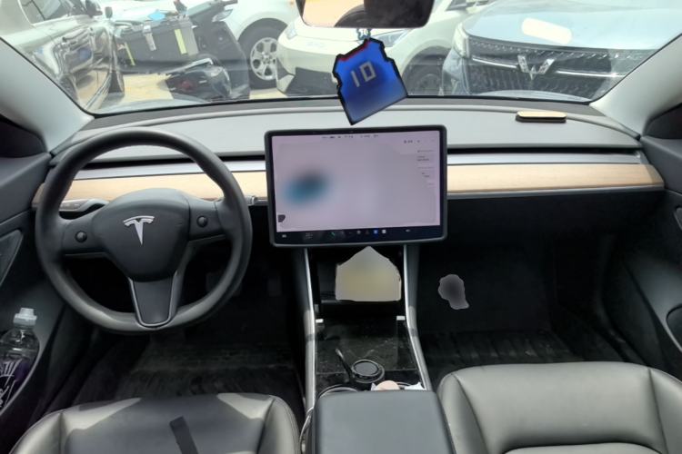 Used Tesla Model 3 2020 Revised Version Standard Range Rear-Wheel Drive – Upgraded Edition Center Console
