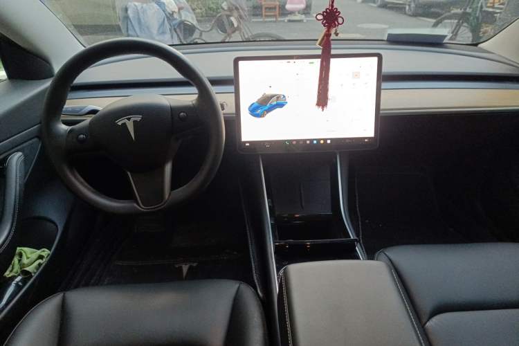 Used Tesla Model 3 2020 Revised Version Standard Range Rear-Wheel Drive – Upgraded Edition Center Console