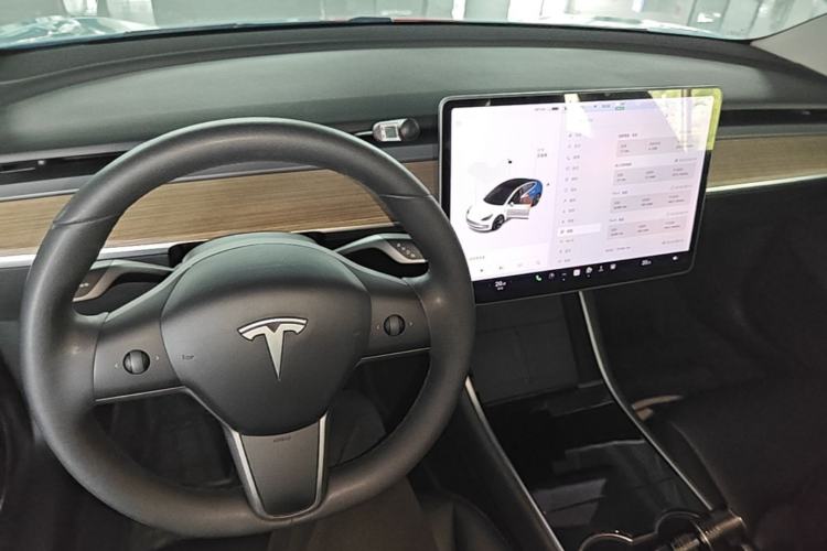 Used Tesla Model 3 2020 Revised Version Standard Range Rear-Wheel Drive – Upgraded Edition Center Console