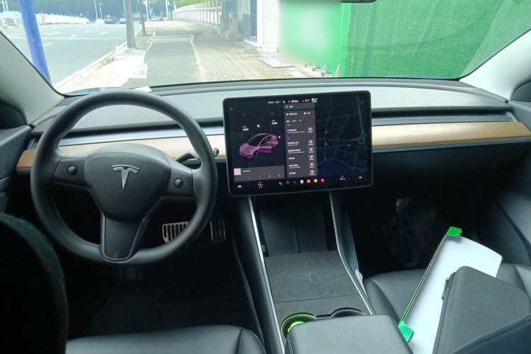 Used Tesla Model 3 2020 Revised Version Standard Range Rear-Wheel Drive – Upgraded Edition Center Console