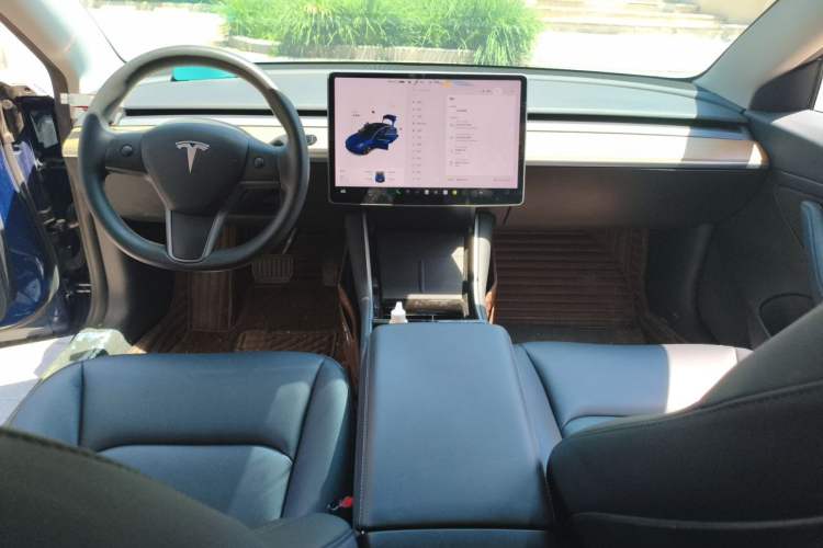 Used Tesla Model 3 2020 Revised Version Standard Range Rear-Wheel Drive – Upgraded Edition Center Console