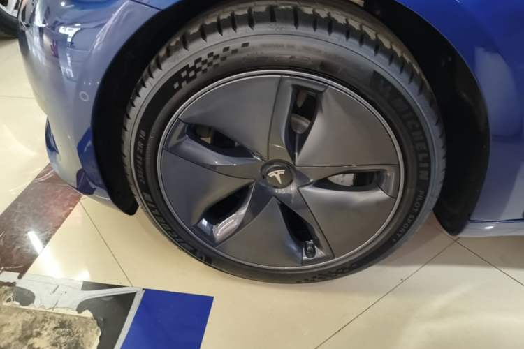Used Tesla Model 3 2020 Standard Range Rear-Wheel Drive Upgraded Version Exterior 4