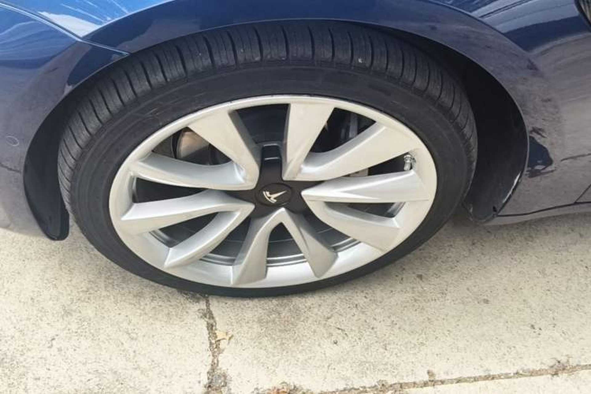 Used Tesla Model 3 2020 Refreshed Version Long-Range Rear-Wheel Drive Exterior 4