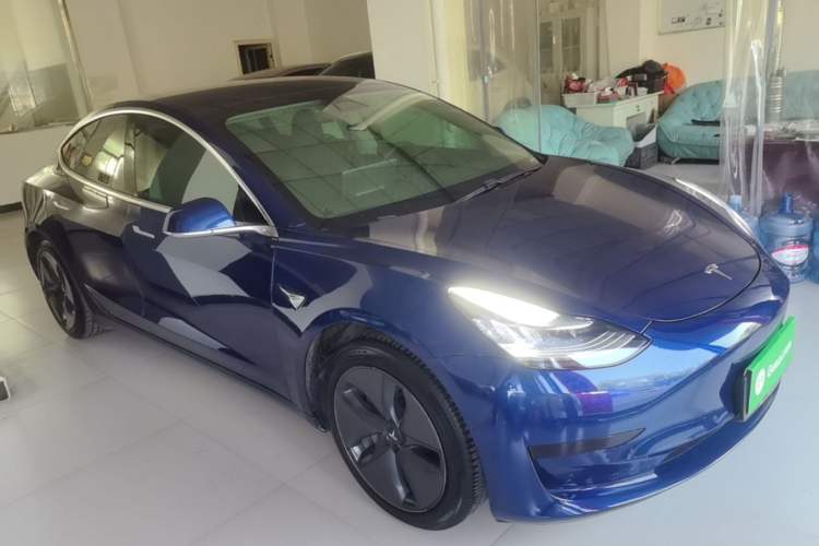 Used Tesla Model 3 2020 Revised Version Standard Range Rear-Wheel Drive – Upgraded Edition Front Right 45 Deg