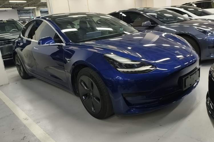 Used Tesla Model 3 2020 Revised Version Standard Range Rear-Wheel Drive – Upgraded Edition Front Right 45 Deg