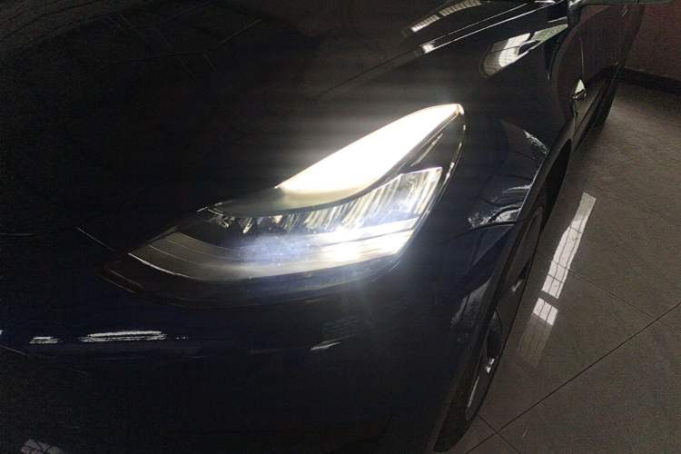 Used Tesla Model 3 2020 Revised Version Standard Range Rear-Wheel Drive – Upgraded Edition Left Front Headlight