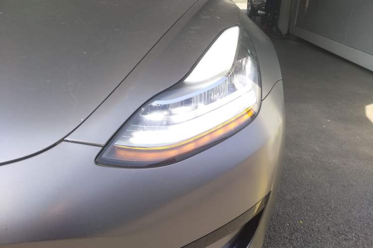 Used Tesla Model 3 2020 Revised Version Standard Range Rear-Wheel Drive – Upgraded Edition Left Front Headlight