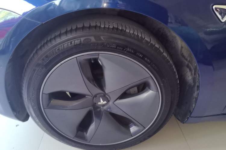 Used Tesla Model 3 2020 Revised Version Standard Range Rear-Wheel Drive – Upgraded Edition Left Front Wheel Hub