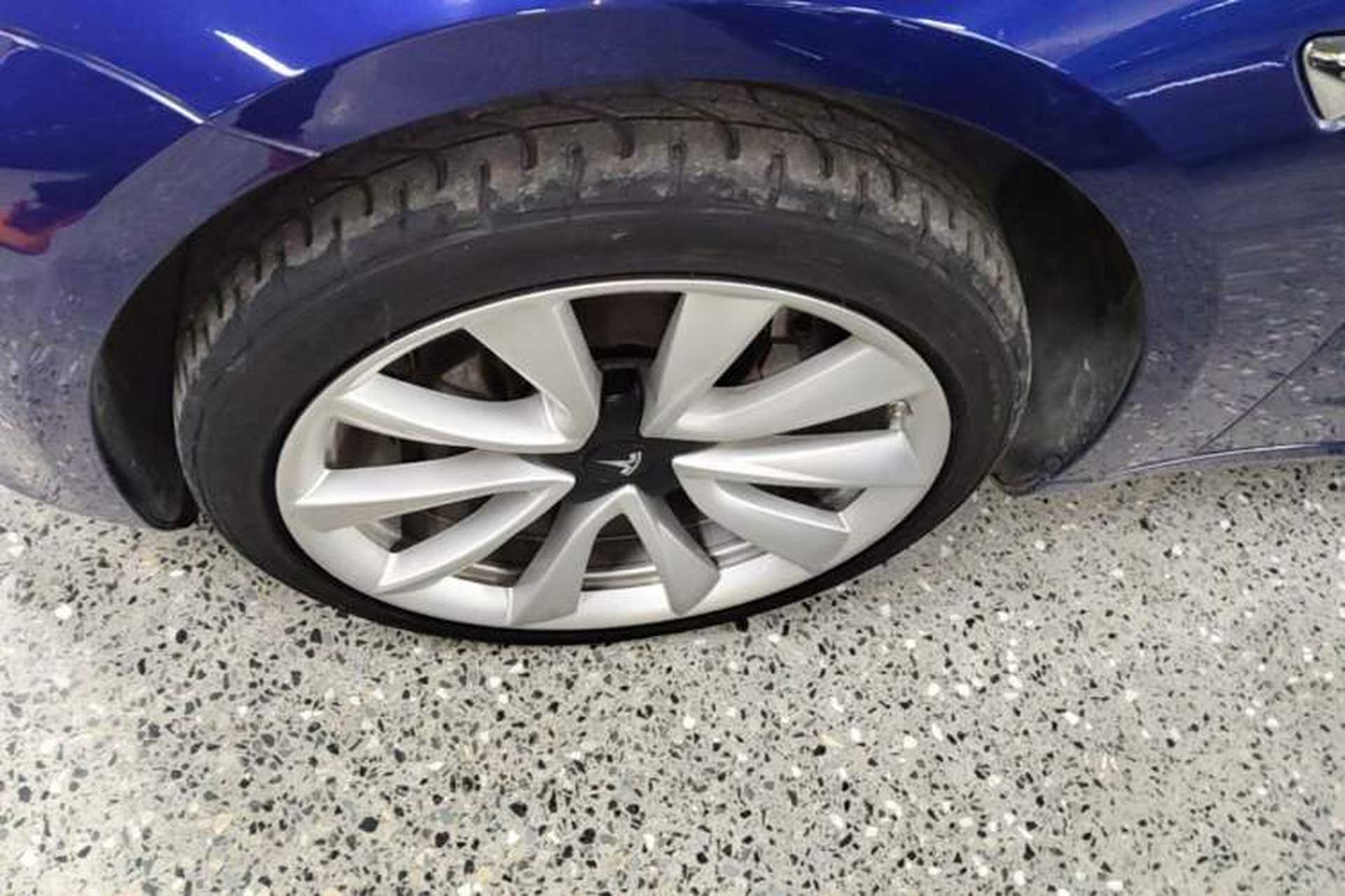 Used Tesla Model 3 2020 Refreshed Version Long-Range Rear-Wheel Drive Left Front Wheel Hub