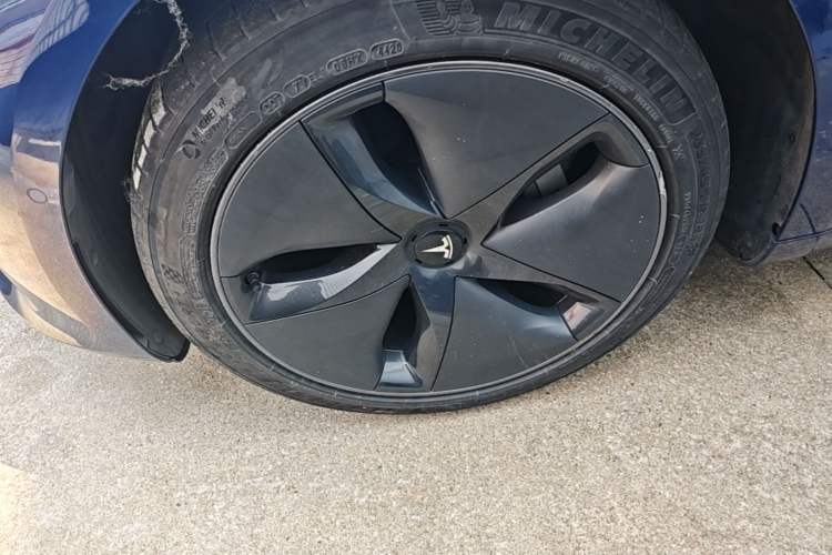 Used Tesla Model 3 2020 Revised Version Standard Range Rear-Wheel Drive – Upgraded Edition Left Front Wheel Hub