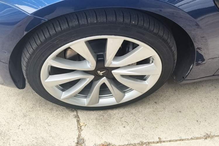 Used Tesla Model 3 2020 Refreshed Version Long-Range Rear-Wheel Drive Left Front Wheel Hub