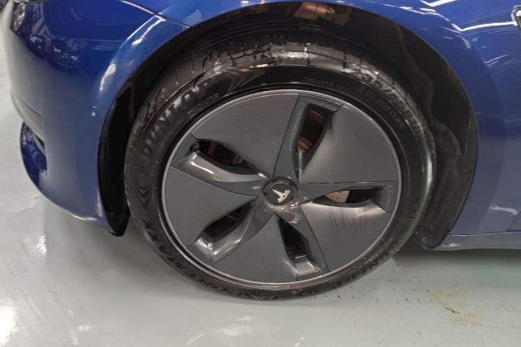 Used Tesla Model 3 2020 Revised Version Standard Range Rear-Wheel Drive – Upgraded Edition Left Front Wheel Hub