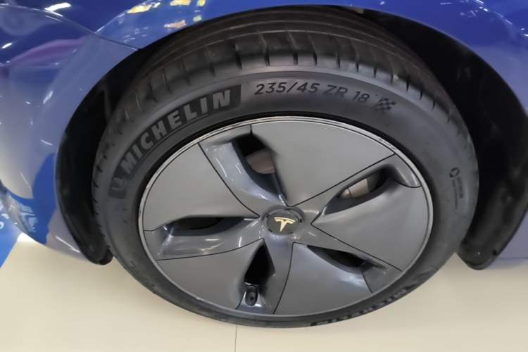 Used Tesla Model 3 2020 Revised Version Standard Range Rear-Wheel Drive – Upgraded Edition Left Front Wheel Hub