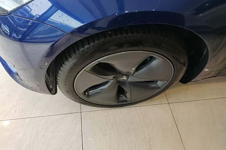 Used Tesla Model 3 2020 Revised Version Standard Range Rear-Wheel Drive – Upgraded Edition Left Front Wheel Hub