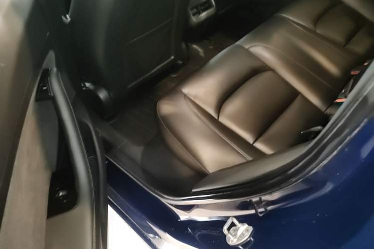 Used Tesla Model 3 2020 Revised Version Standard Range Rear-Wheel Drive – Upgraded Edition Left Rear Seat