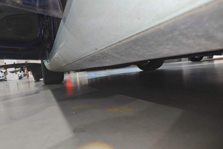 Used Tesla Model 3 2020 Long-Range Rear-Wheel-Drive Version Left Side Sill