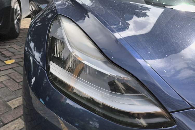 Used Tesla Model 3 2020 Revised Version Standard Range Rear-Wheel Drive – Upgraded Edition Right Front Headlight