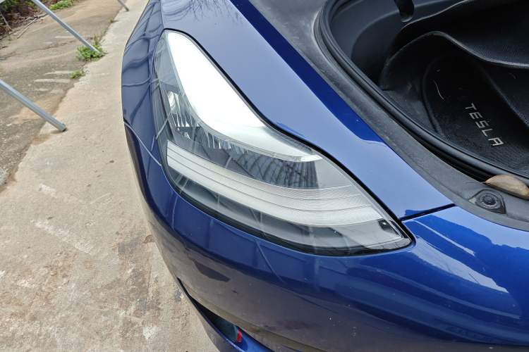Used Tesla Model 3 2020 Revised Version Standard Range Rear-Wheel Drive – Upgraded Edition Right Front Headlight