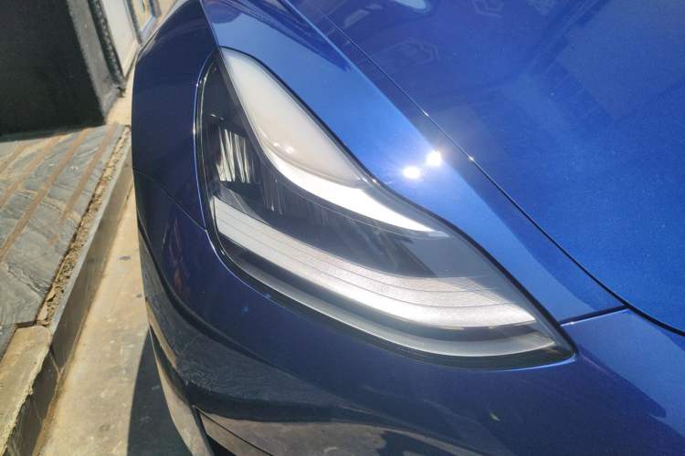 Used Tesla Model 3 2020 Revised Version Standard Range Rear-Wheel Drive – Upgraded Edition Right Front Headlight