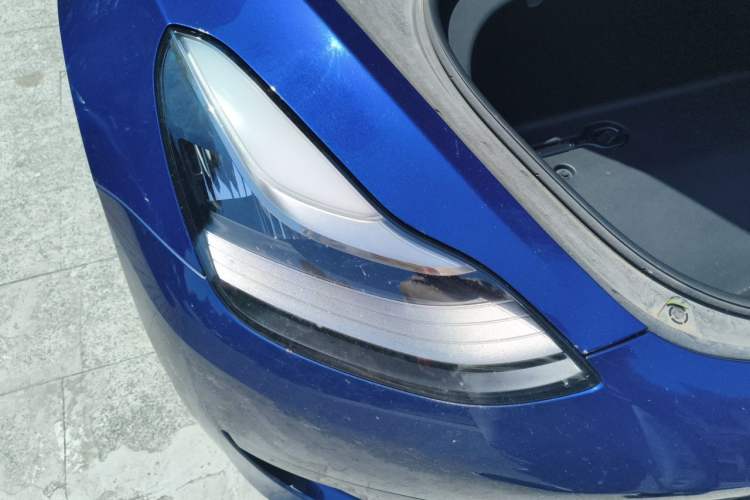 Used Tesla Model 3 2020 Revised Version Standard Range Rear-Wheel Drive – Upgraded Edition Right Front Headlight