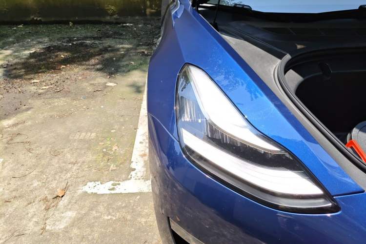 Used Tesla Model 3 2020 Long-Range Rear-Wheel-Drive Version Right Front Headlight