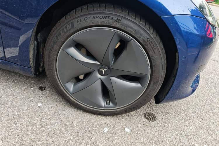 Used Tesla Model 3 2020 Standard Range Rear-Wheel Drive Upgraded Version Right Front Wheel Hub