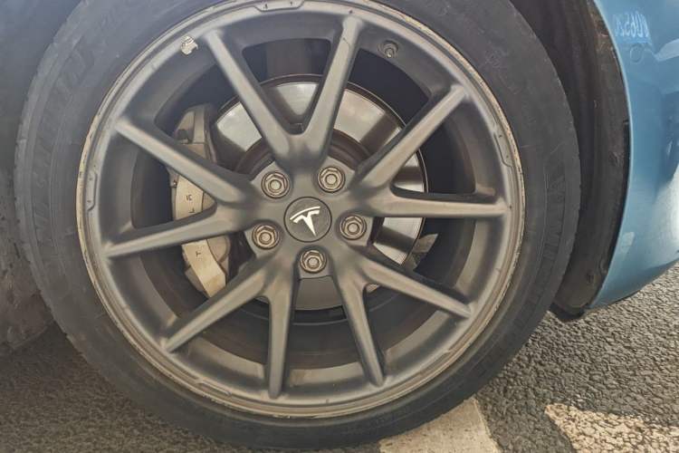 Used Tesla Model 3 2020 Standard Range Rear-Wheel Drive Upgraded Version Right Front Wheel Hub