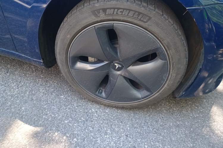 Used Tesla Model 3 2020 Standard Range Rear-Wheel Drive Upgraded Version Right Front Wheel Hub