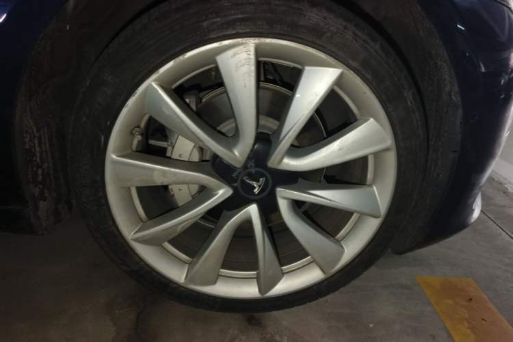 Used Tesla Model 3 2020 Refreshed Version Long-Range Rear-Wheel Drive Right Front Wheel Hub