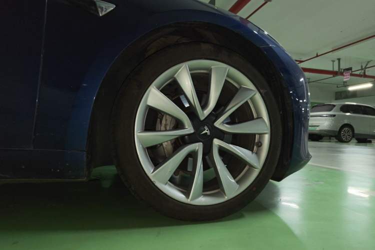 Used Tesla Model 3 2020 Refreshed Version Long-Range Rear-Wheel Drive Right Front Wheel Hub