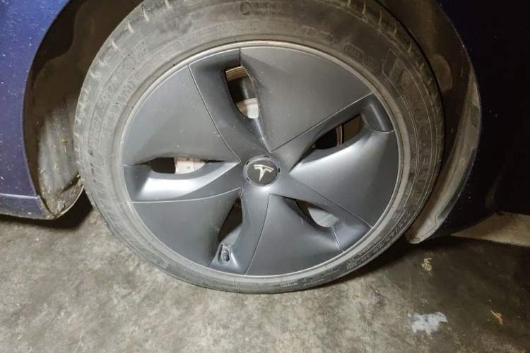 Used Tesla Model 3 2020 Standard Range Rear-Wheel Drive Upgraded Version Right Front Wheel Hub